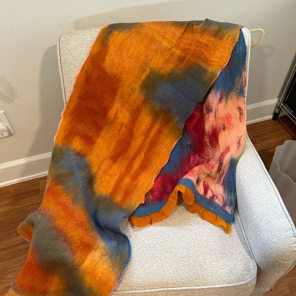Handmade NUNO wool felted on silk reversible shawl/scarf - Picture 6 of 14